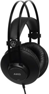 AKG K52